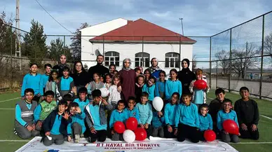 Bayburt AK Gençlik, 20 Kasım Dünya Çocuk Hakları Günü Etkinliğini Gerçekleştirdi