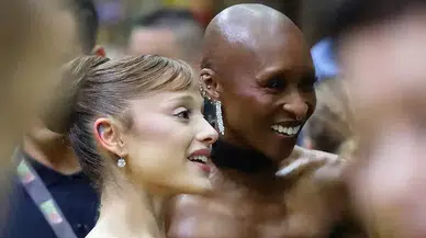 Ariana Grande, Singapur’daki 'Wicked: For Good' galasında hayranının saldırısına uğradı