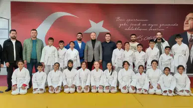 Minik sporcular judo eğitimleriyle disiplin ve mücadele öğreniyor
