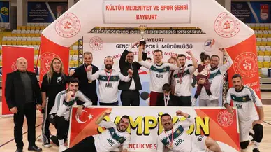 Bayburt’ta Kurumlar Arası Voleybol Turnuvası: MEB Takımı Şampiyon