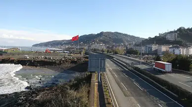 Trabzon-Rize Karayolu&#039;nda Dikkat Çeken Önlem: Belirli Bir Yön Trafiğe Kapatıldı!