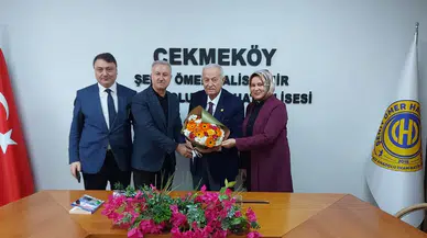 İsmail Müftüoğlu'ndan okula tarihi ferman hediyesi ve duygu dolu ziyaret