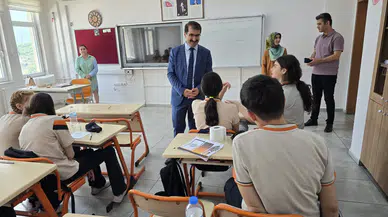 Artvin İl Milli Eğitim Müdürü Fahri Acar, Yenimahalle Ortaokulu’nu Ziyaret Etti