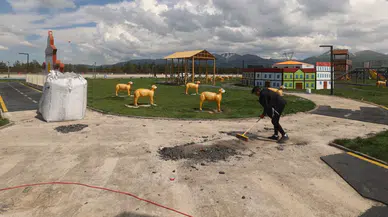 Aziziye'de Parklar Yenileniyor, Yeşil Alanlar Artıyor