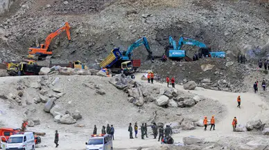 Endonezya'daki Taş Ocağında Meydana Gelen Göçükte 10 Kişi Hayatını Kaybetti