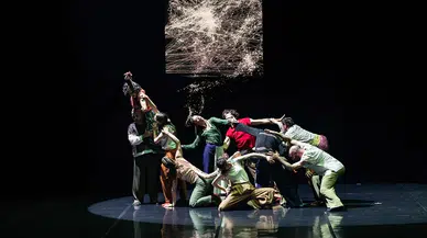 Dijital Çağı Ele Alan Deliriyum Dans Gösterisi Sahnelendi!