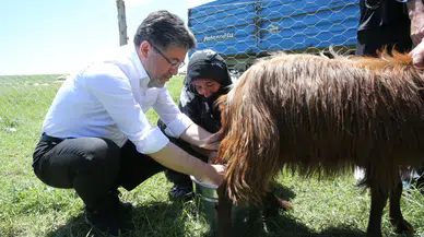 Bakan Yumaklı'dan Muş'ta Tarımsal Yatırım Müjdesi ve Kadın Çiftçilere Destek Ziyareti