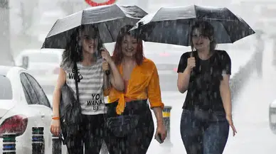 Meteoroloji saat vererek açıkladı: Çok kuvvetli sağanak yağış uyarısı! 14 derece birden düştü