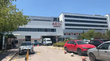 Kocaeli'de market çalışanı kıyma makinesine elini kaptırarak yaralandı, parmakları koptu.