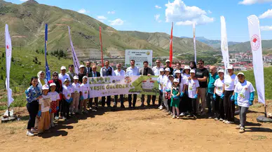Bitlis’te “Yeşil Gelecek” Projesi Kapsamında 200 Fidan Toprakla Buluştu