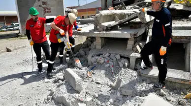 Bornova Belediyesi Arama Kurtarma Ekibi, eğitimlerini tamamlayıp akreditasyon için hazırlıklara başladı