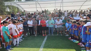 Yılmaz Erdoğan, Köyceğiz'de futbol sahası açarak genç yeteneklere kapı araladı