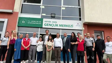 Gençlik ve Spor Bakanlığı Genel Müdür Yardımcısı Mehmet Tayyip Kahyaoğlu, Hopa Gençlik Merkezini Ziyaret Etti