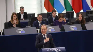 Polonya'da Tusk Yönetimi, Güvenoyu ile Görevine Başladı