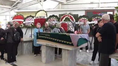 Kocaeli'deki Sanatçılar, Menajer Haluk Şentürk'ün Annesine Son Görevde Bir Araya Geldi