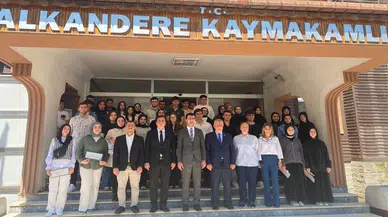 Kalkandere’de Kalkandere Vakıfı Destekli Burs Programıyla Öğrencilere Teşvik Başarı Ödülleri Verildi