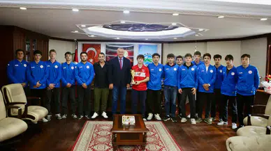 Ardeşen Belediyesi Spor Kulübü Açık Alan Hokeyinde 1. Lig’e Yükseldi