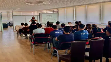 İskenderun'da ebeveynlere sınav kaygısıyla başa çıkma semineri verildi