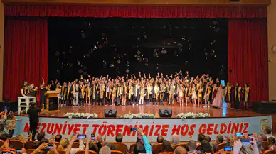 Artvin Fen Lisesi mezuniyet töreni, gelecek umutlarıyla coşku dolu anlara ev sahipliği yaptı