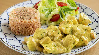 Lezzet Bahçesi: Lokanta Usulü Köri Soslu Tavuk Tarifi