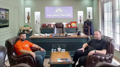 Borçka’da Dayanışma Örneği: İşitme Engelli Murat Sarı’ya Hakan Özdemir’den İş İmkanı