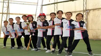 Vanlı Kızlar Kriket Takımı, Türkiye Şampiyonu Oldu!