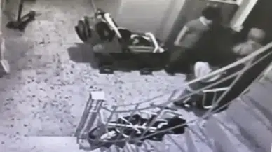 Sultangazi'de hırsızlar, evde değerli eşya bulamayınca çocuk sesiyle kaçtı