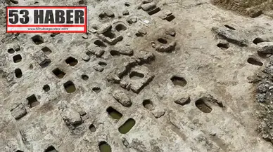 Hasankeyf'te 2,300 yıllık kaya mezarları ve tarihi eserler sergilendi