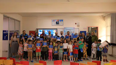 Karadeniz'in balıkları çocuklara boyatıldı, su ürünleri bilinci aşılanıyor!