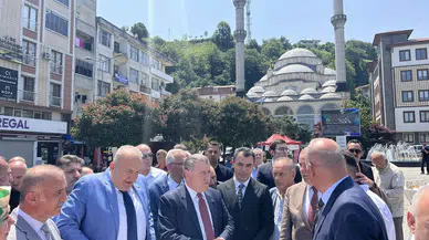 Pazar Meydanı'nda Bayram Coşkusu: Toplum Dayanışması İçin Bir Araya Geldiler