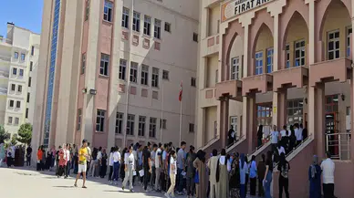 Mardin'de Eşsiz Bir Deneyim: Baba ve Kızı Aynı Anda Üniversite Sınavına Girdi