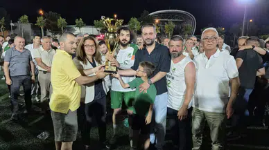 Beşikdüzü Yaz Futbol Turnuvası'nda Kızılacakspor Şampiyonluk Sevinci Yaşadı