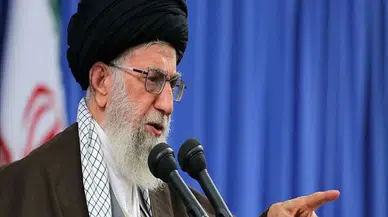 Hamaney, İsrail ile çatışmaların ardından ilk kez halkın önüne çıktı!