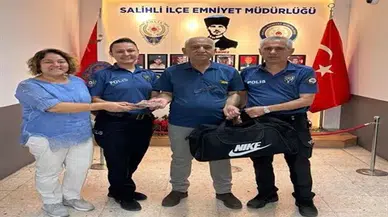 Polis, kaybolan çantayı bulan vatandaşa teşekkür etti, çanta ve 20 bin lira sahibine ulaştırıldı.