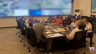 Balıkesir'deki 6.1 büyüklüğündeki deprem sonrası Jandarma'dan hızlı müdahale ekipleri görevlendirildi