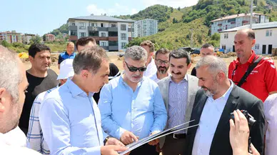 Arsin’de Stadyum ve Kapalı Spor Salonu İnşaatı Yerinde İncelendi