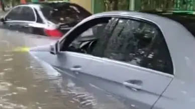 Kajiki Tayfunu Vietnam'ı Sarsarak 7 Can Aldı