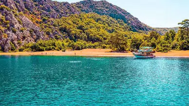 Antalya'nın Gizli Cenneti: Sakin Dalgalar ve Yeşil Ormanlar ile Doğanın Kalbindeki Keşif!