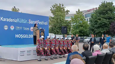 Akçaabat’ta Karadeniz Kültür ve Sanat Festivali Coşkuyla Başladı