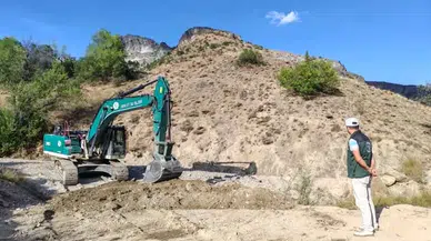 Gümüşhane’de Dere Yatağı ve Bent Temizlik Çalışmaları Sürüyor