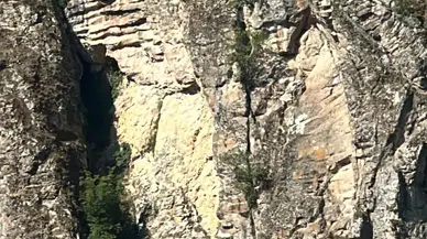 Artvin Seyitler Köyü Yolunda Trafik Güvenliği İçin Kayalar Bertaraf Ediliyor