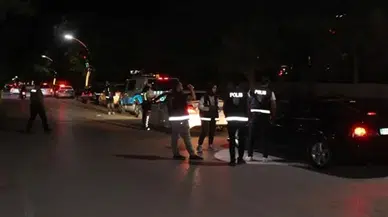 Sandıklı'da polis huzur uygulaması: 123 araç sorgulandı, 4 bin 250 TL ceza kesildi