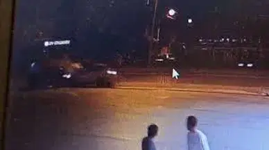 Samsun’da 3 aracın karıştığı kaza kamerada; 3 yaralı