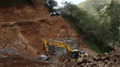 Arsin Belediyesi, ilçede yol ve altyapı çalışmalarını hızlandırıyor