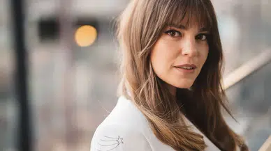 Aslı Enver, Disney Plus Dizisi “Ayna”da Serra Karakterini Canlandıracak