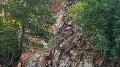 Kirazlık Köyü’nün 150 Yıllık Kemer Köprüsü Heyelan Nedeniyle Yıkıldı