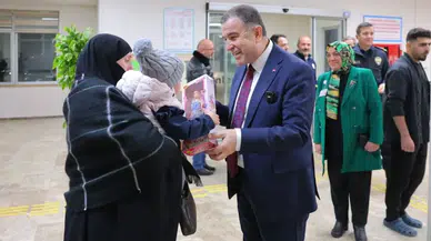 Bayburt Valisi Mustafa Eldivan’dan Sağlık Çalışanlarına Yeni Yıl Ziyareti