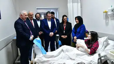 Trabzon Valisi Aziz Yıldırım’dan Yeni Yılın İlk Gününde Anlamlı Hastane Ziyareti