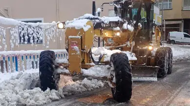 Şalpazarı’nda Karla Mücadele Çalışmaları Aralıksız Sürüyor