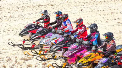 Rize'de Dünya Kar Motosikleti Şampiyonası heyecanı! Kış turizmi zirveye çıkıyor